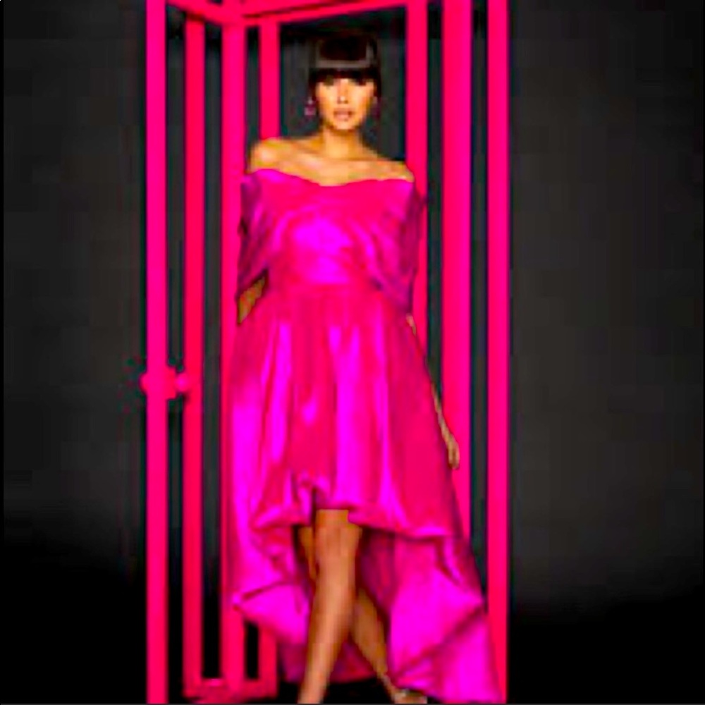 *Beautiful NY&CO dramatic bow dress!*